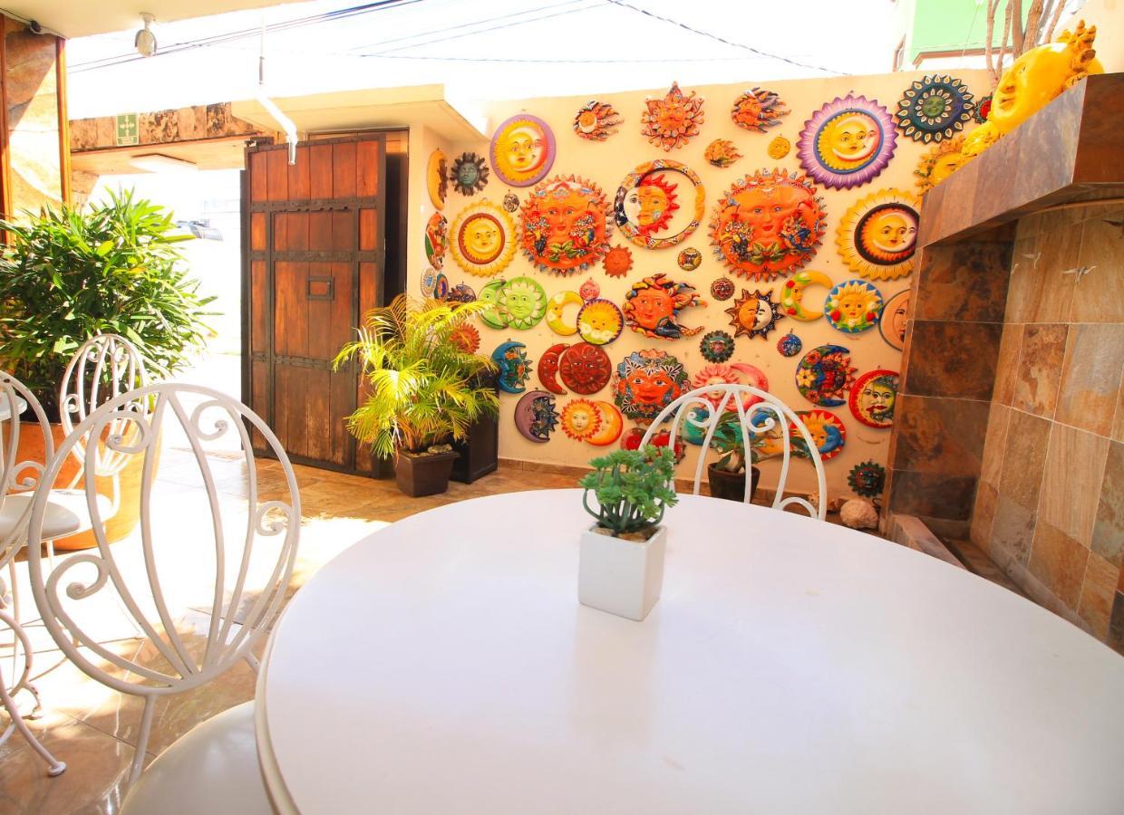 Papagayo Hotel Boutique Playa del Carmen Exterior foto A patio in the center of the house