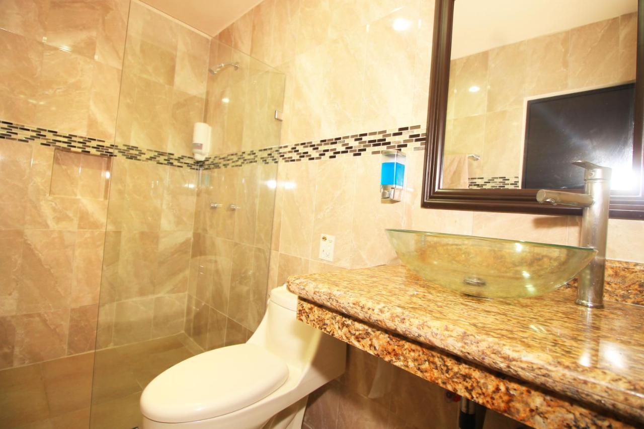 Papagayo Hotel Boutique Playa del Carmen Exterior foto Bathroom
