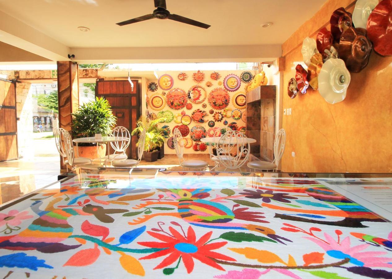 Papagayo Hotel Boutique Playa del Carmen Exterior foto A floor painted with the technique